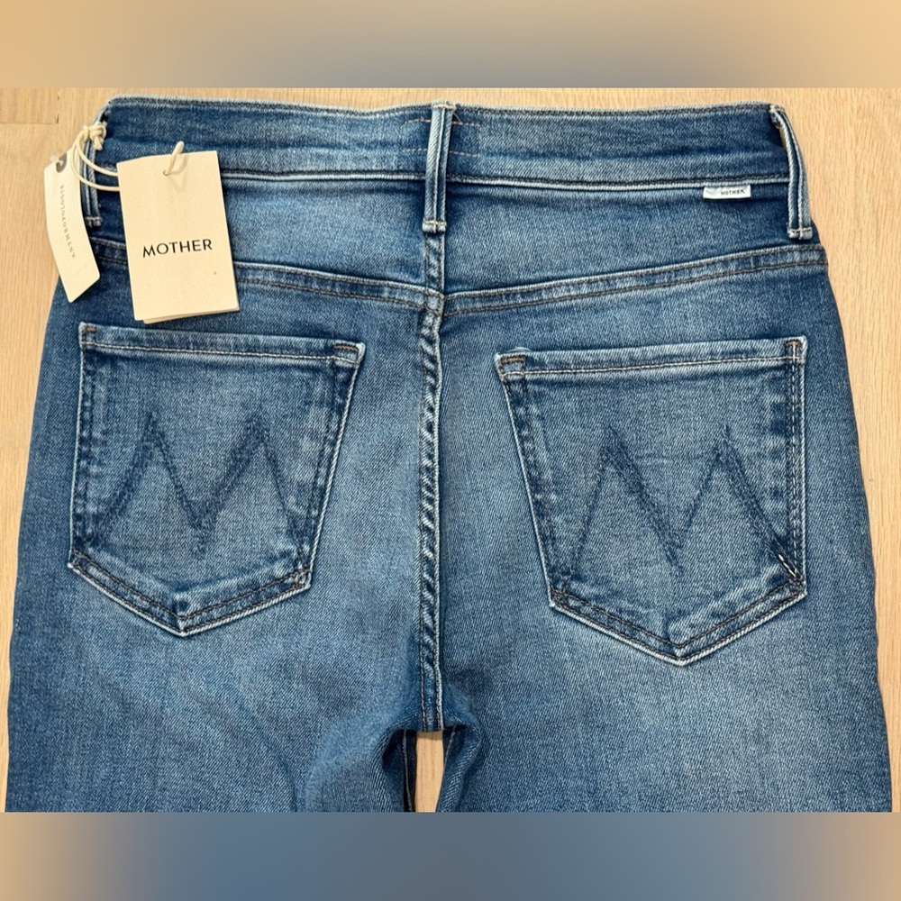 MOTHER Classic Indigo Cropped Jeans